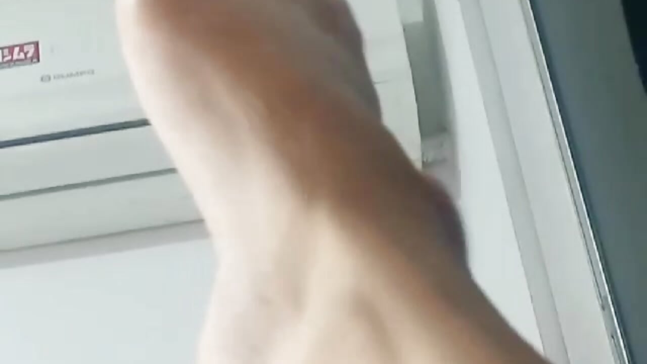feet