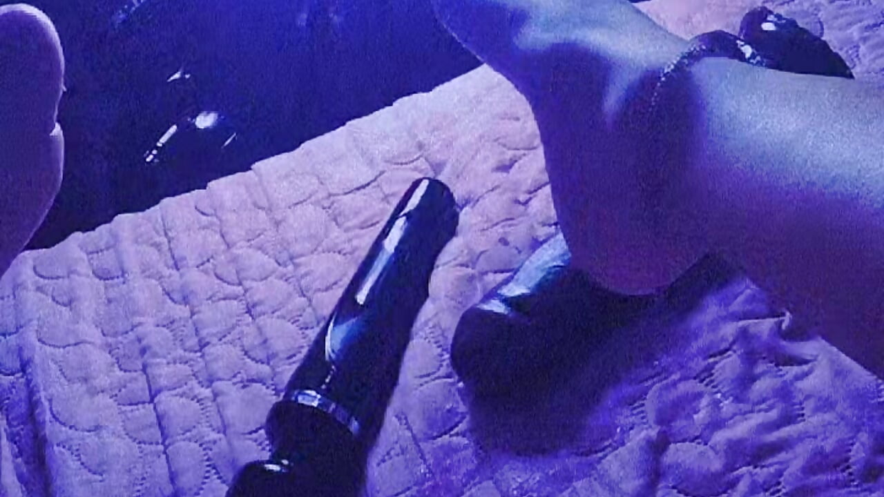 Mmm.😋🥴🥵 - video by mss_mar cam model