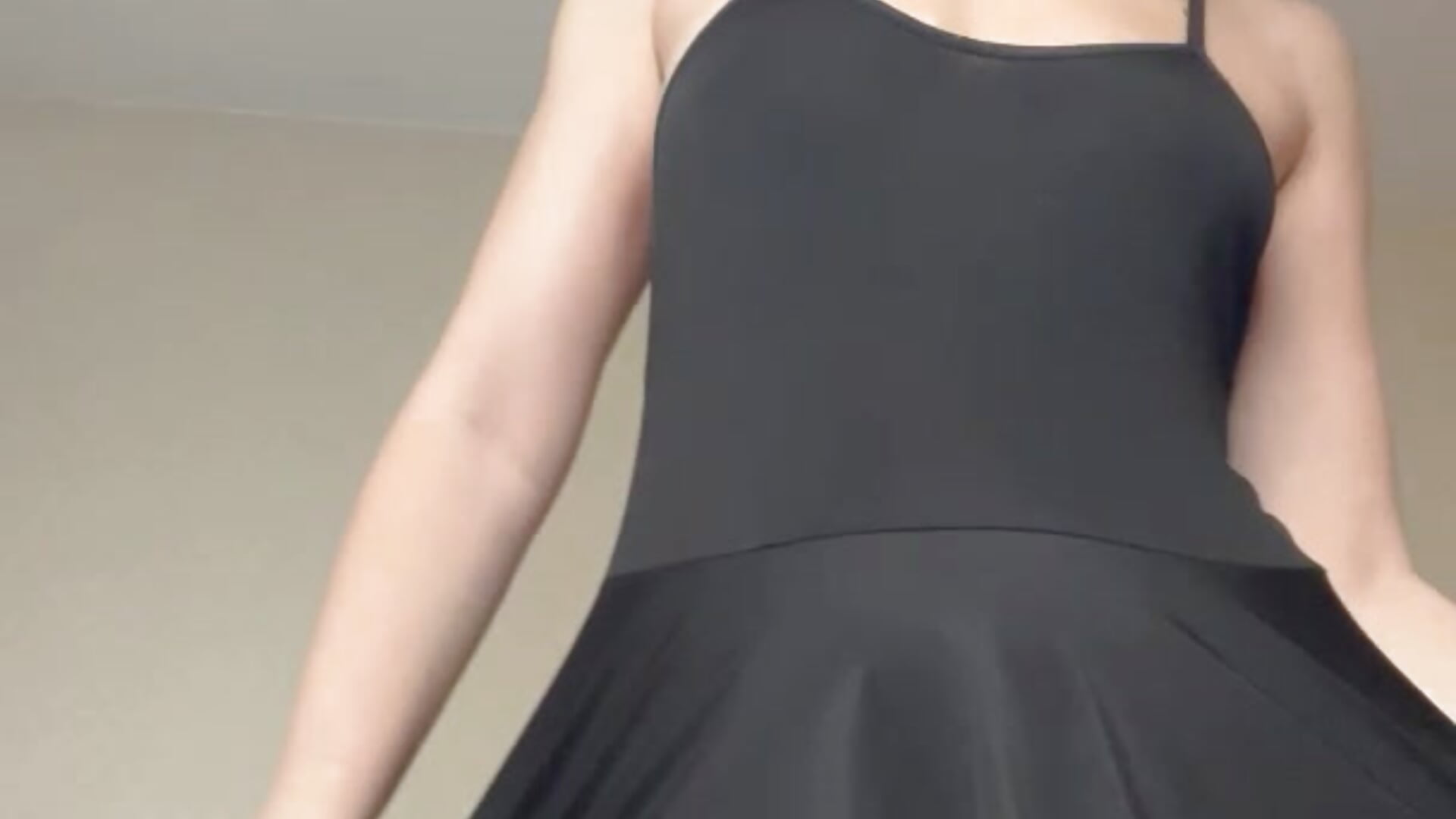 I came to you in a short black dress - CatVibe adlı kamera modelinin videosu