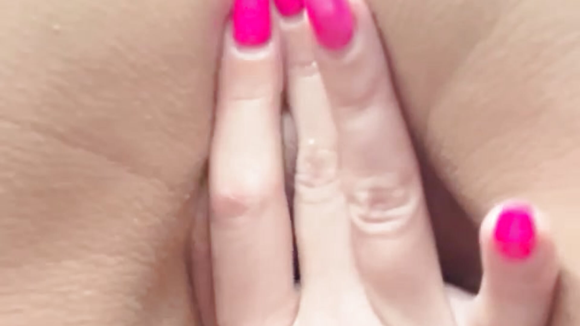 You watch me undress and finger fuck my pussy - CatVibe adlı kamera modelinin videosu