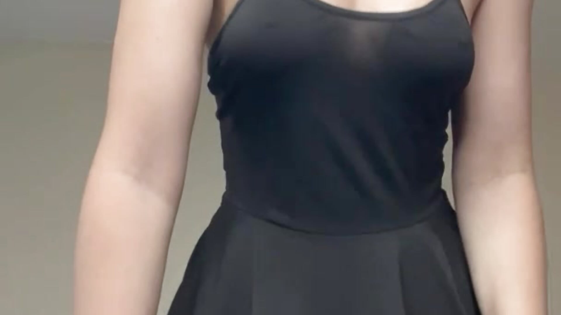 I came to you in a short black dress and without panties - CatVibe adlı kamera modelinin videosu