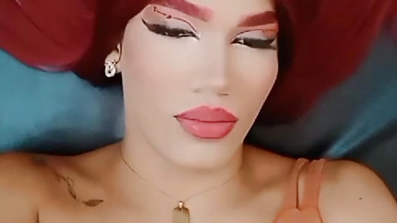 Do you like my makeup?