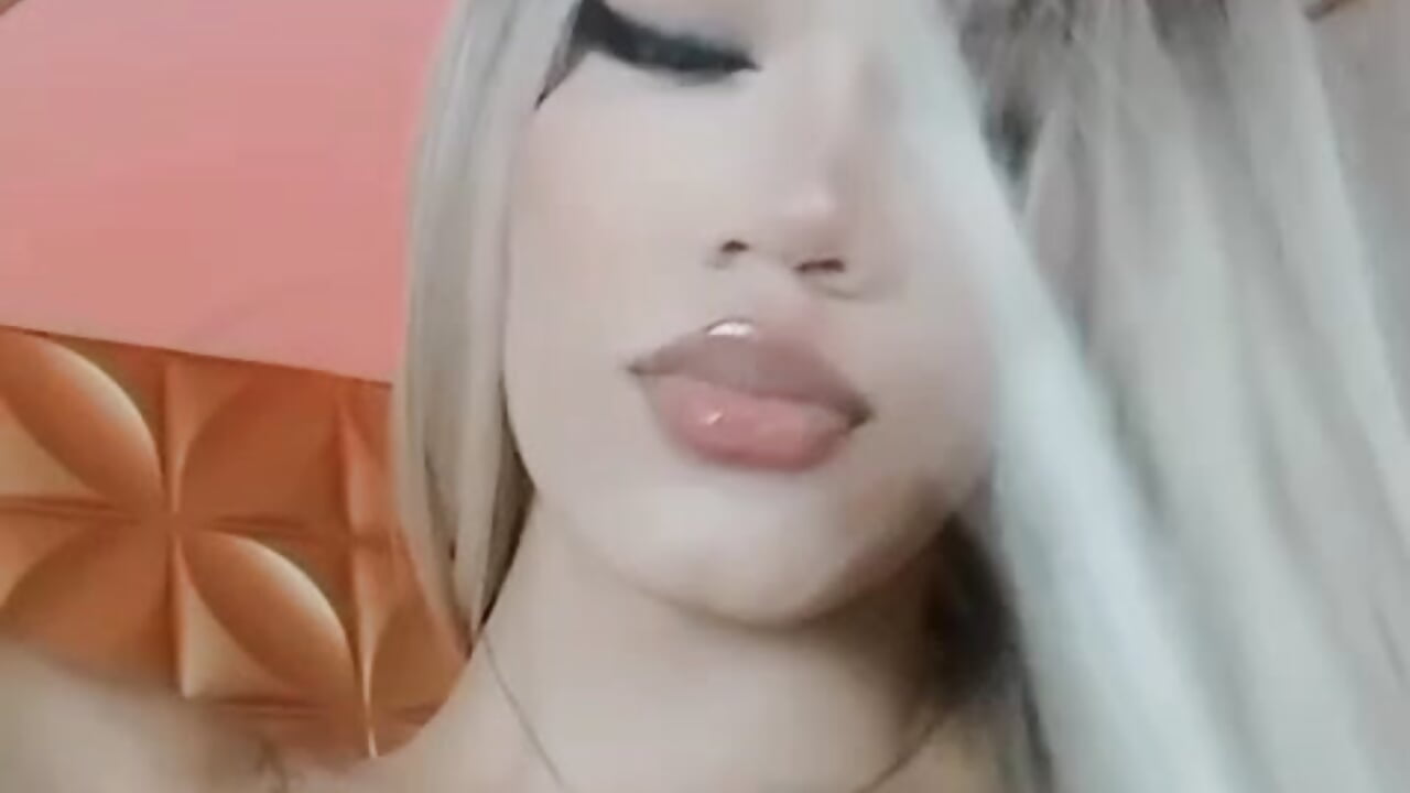 BEAUTY SARA - video by Sara-Smith- cam model