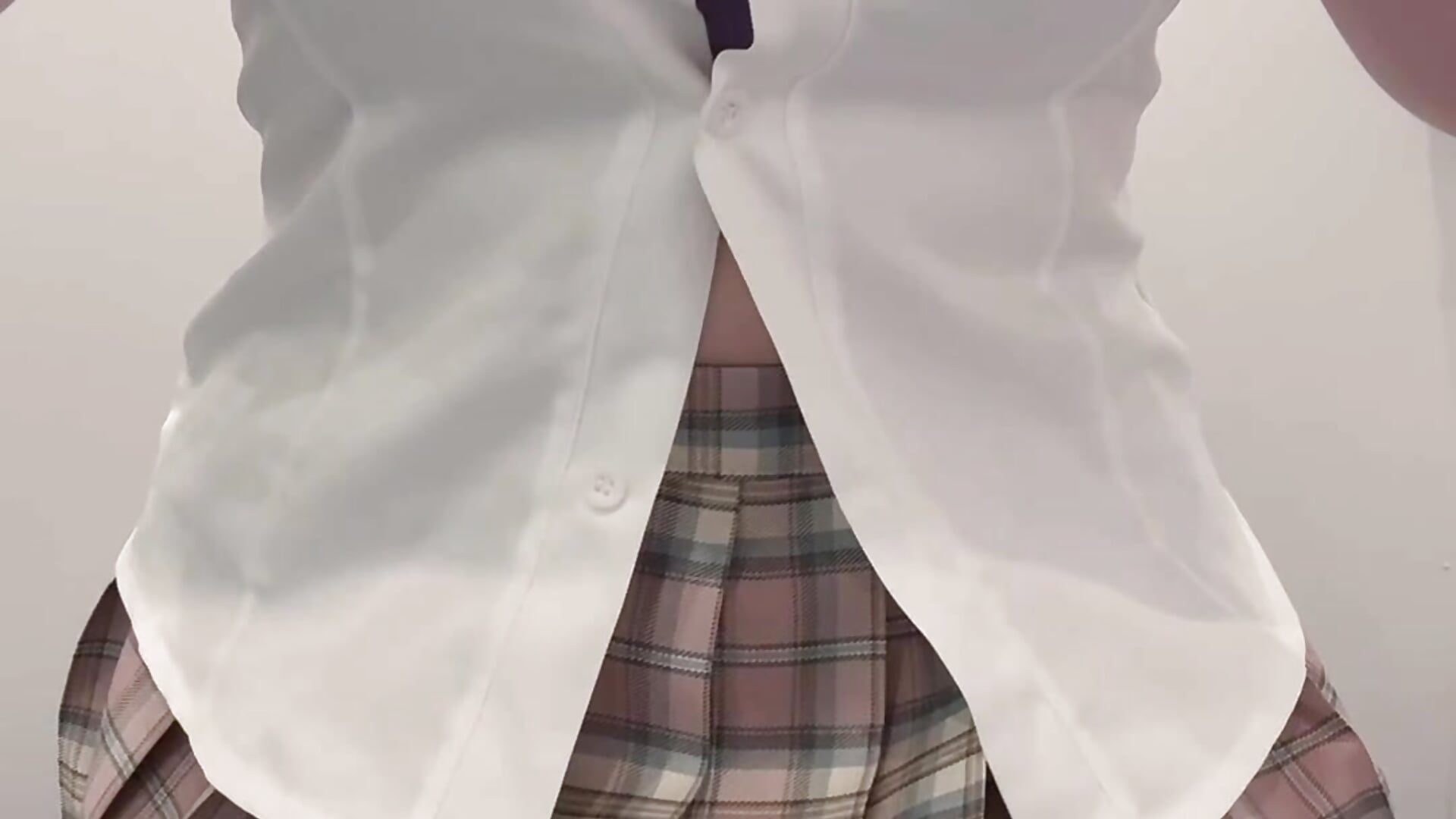 🎁好友福利，校服诱惑摸奶揉胸touch boobs - video by CutieQt cam model