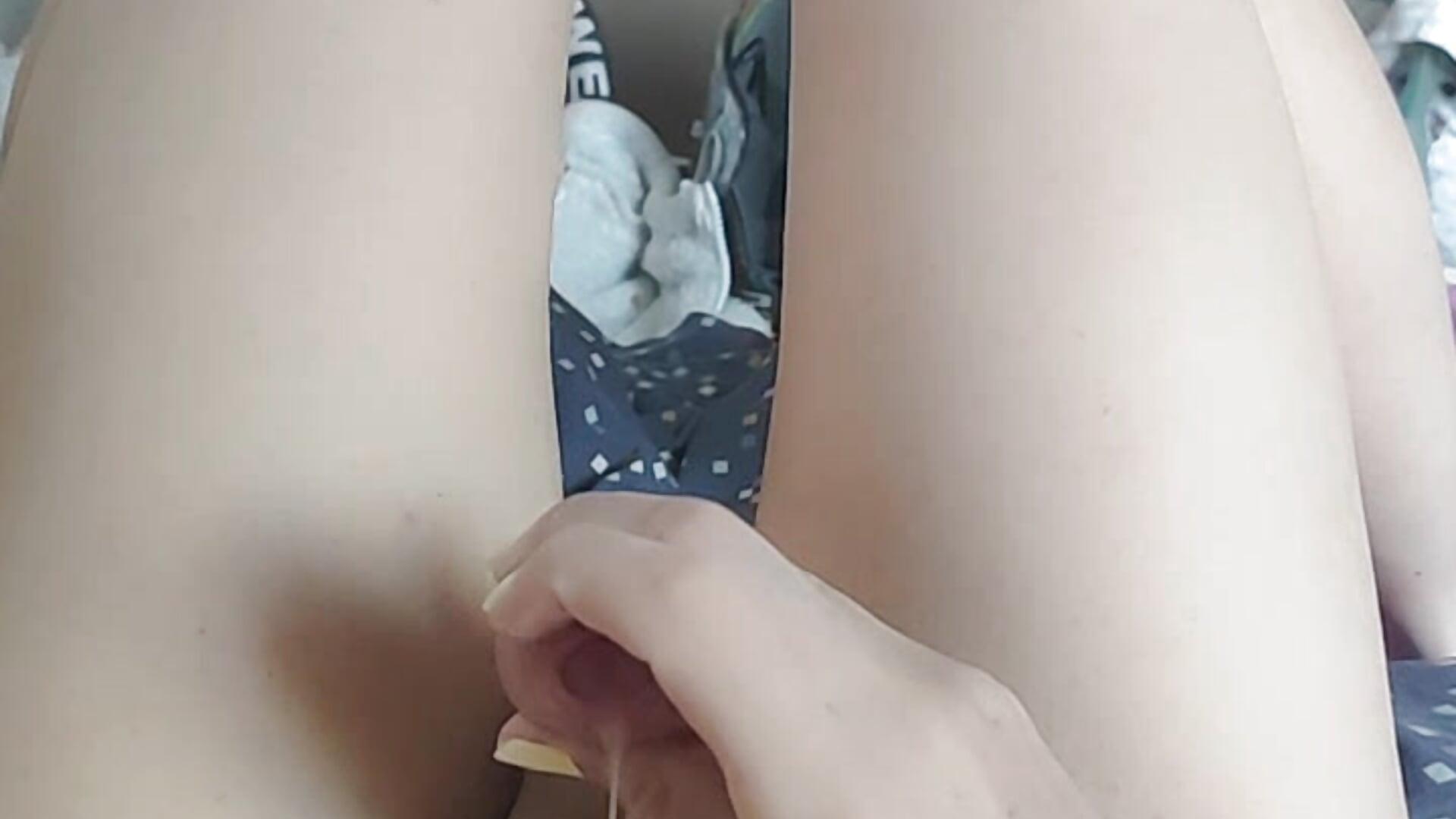 Petite giclé - video by piou-sissy cam model