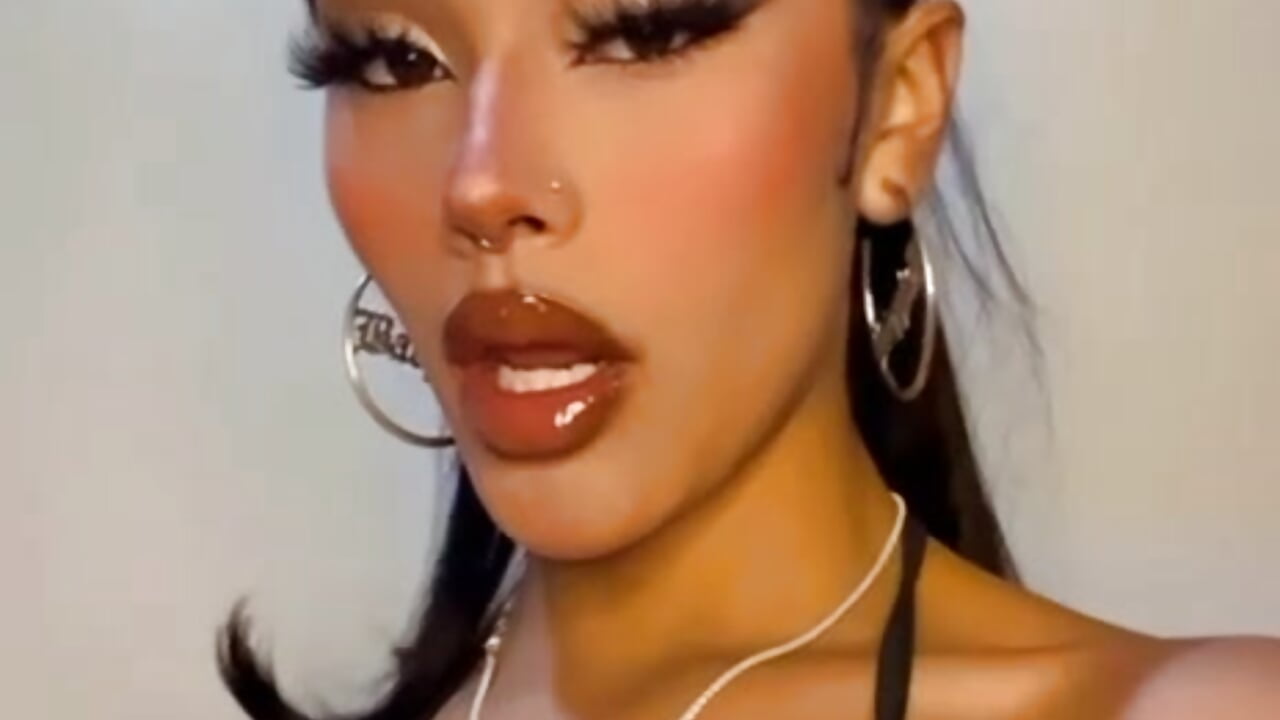 Not barbie, im Bratz 😎💖 - video by Giovanna_oliveira cam model