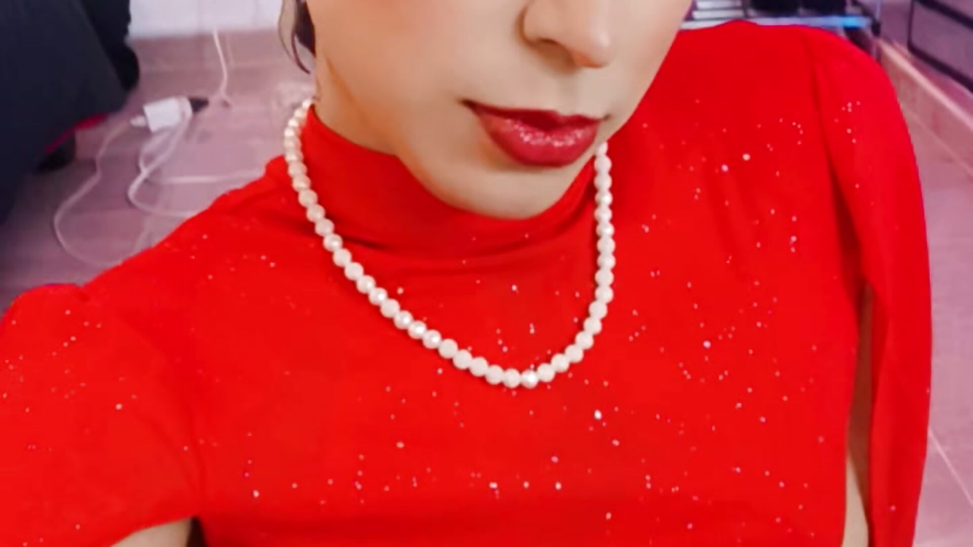 Kiss me 💋 - video by CampbelGinger