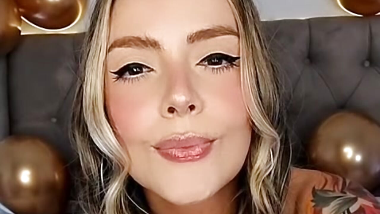 Happy Birthday 2025! - video của người mẫu cam atenea_erotic