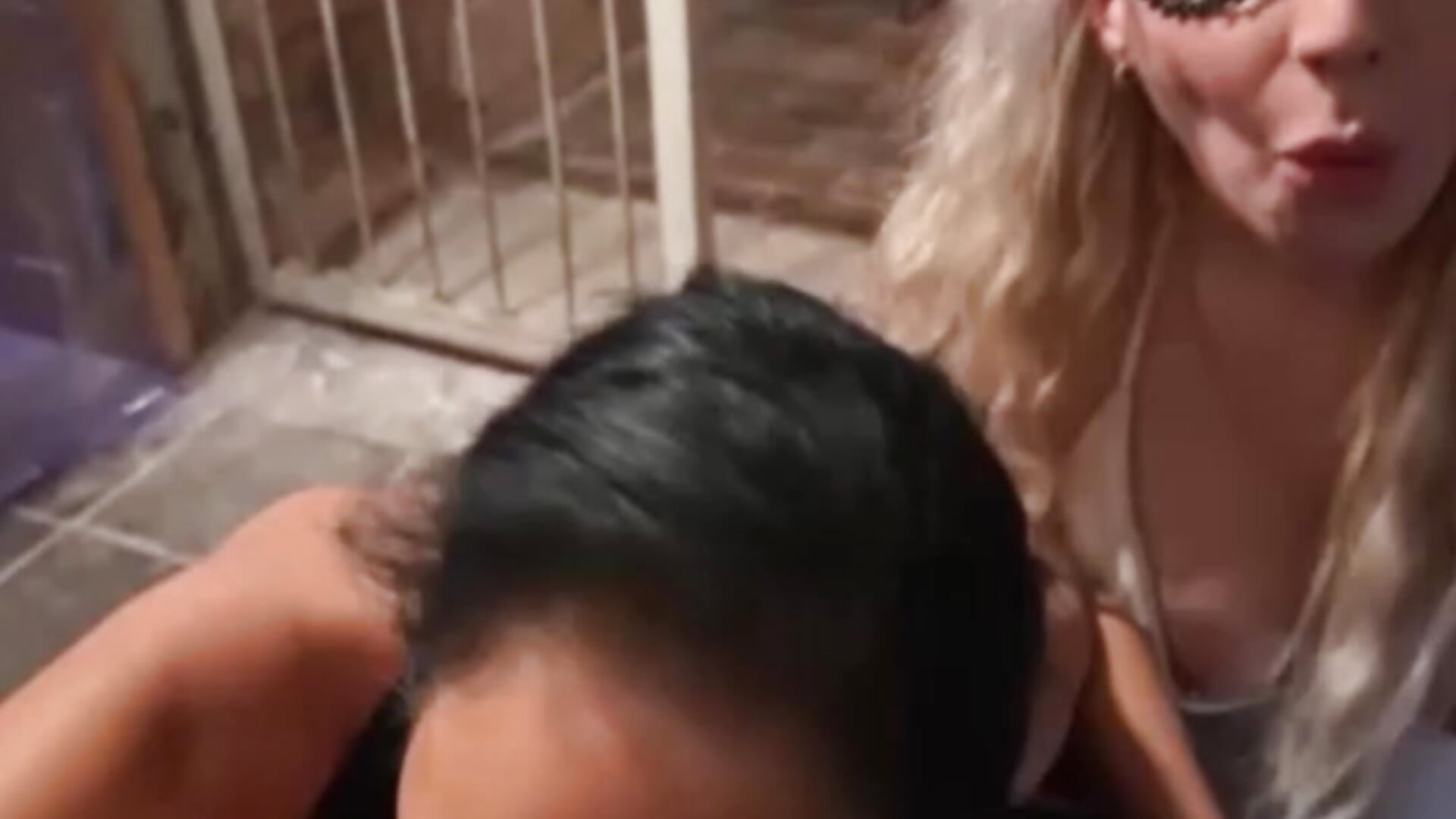 Barkeeper fuck 🤫 - Video von Aphrodite_88 Cam-Model