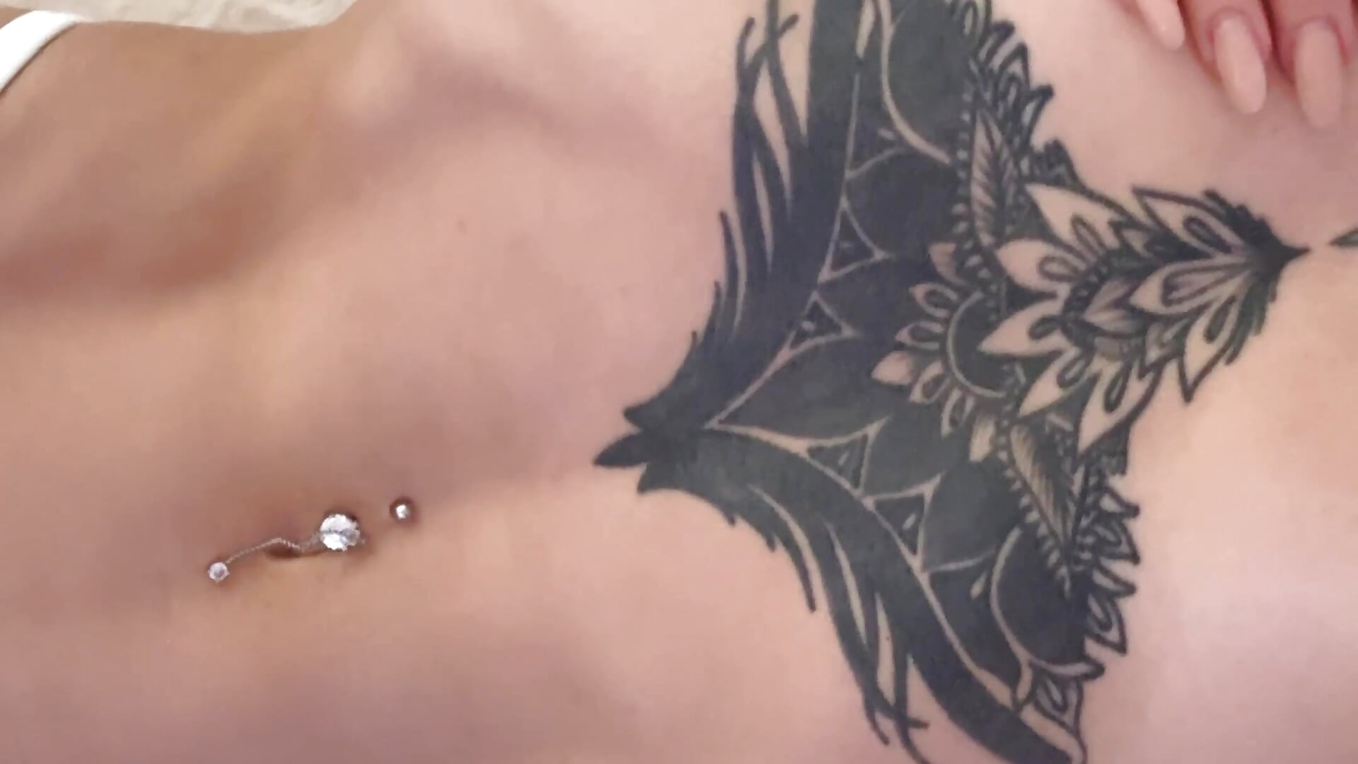 my body - video by Alice_Arwen cam model