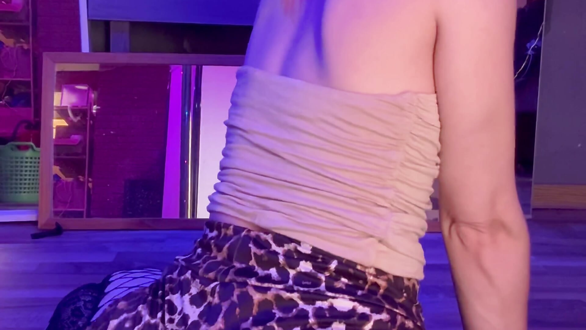 🤩Let’s Dance-Beginner Twerk (Gangster Paradise) - video av Jolene_Fuego cam-modell