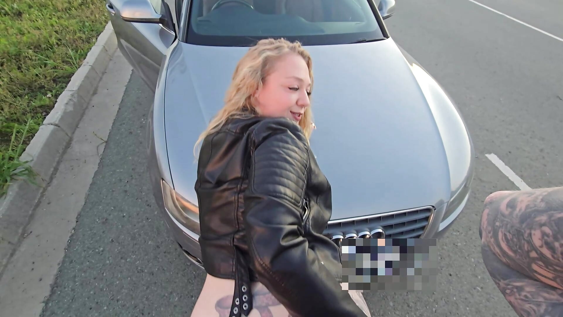 ZU DREIST !! CREAMPIE direkt am Straßenrand!