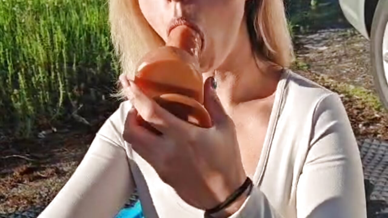 Deepthroat in public 🥵😘😍 - Video von allinqueen Cam-Model