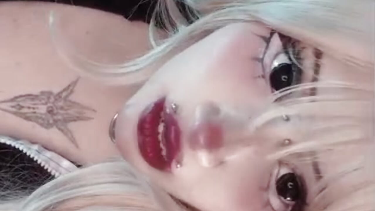 ⋆𐙚₊˚⊹♡ – video od webkamerové modelky toky_doll