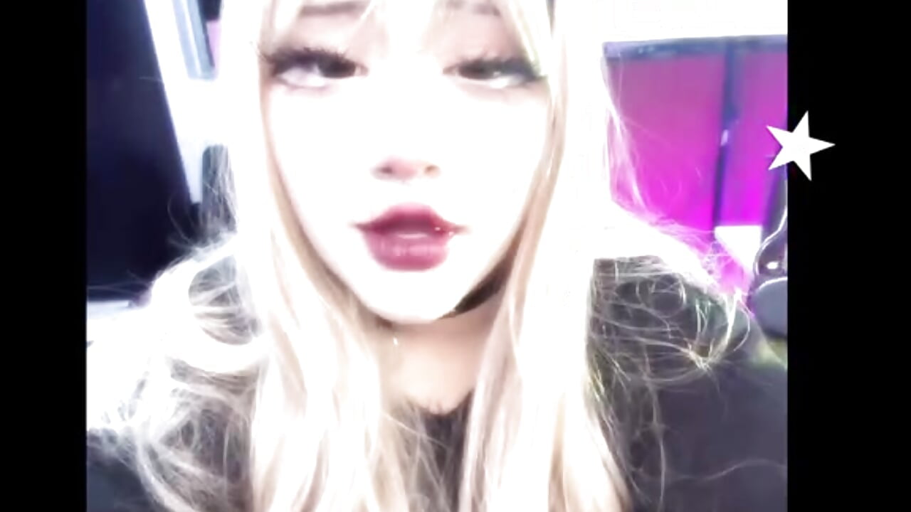 (˶˃ 𐃷 ˂˶) - vídeo de la modelo de cam toky_doll