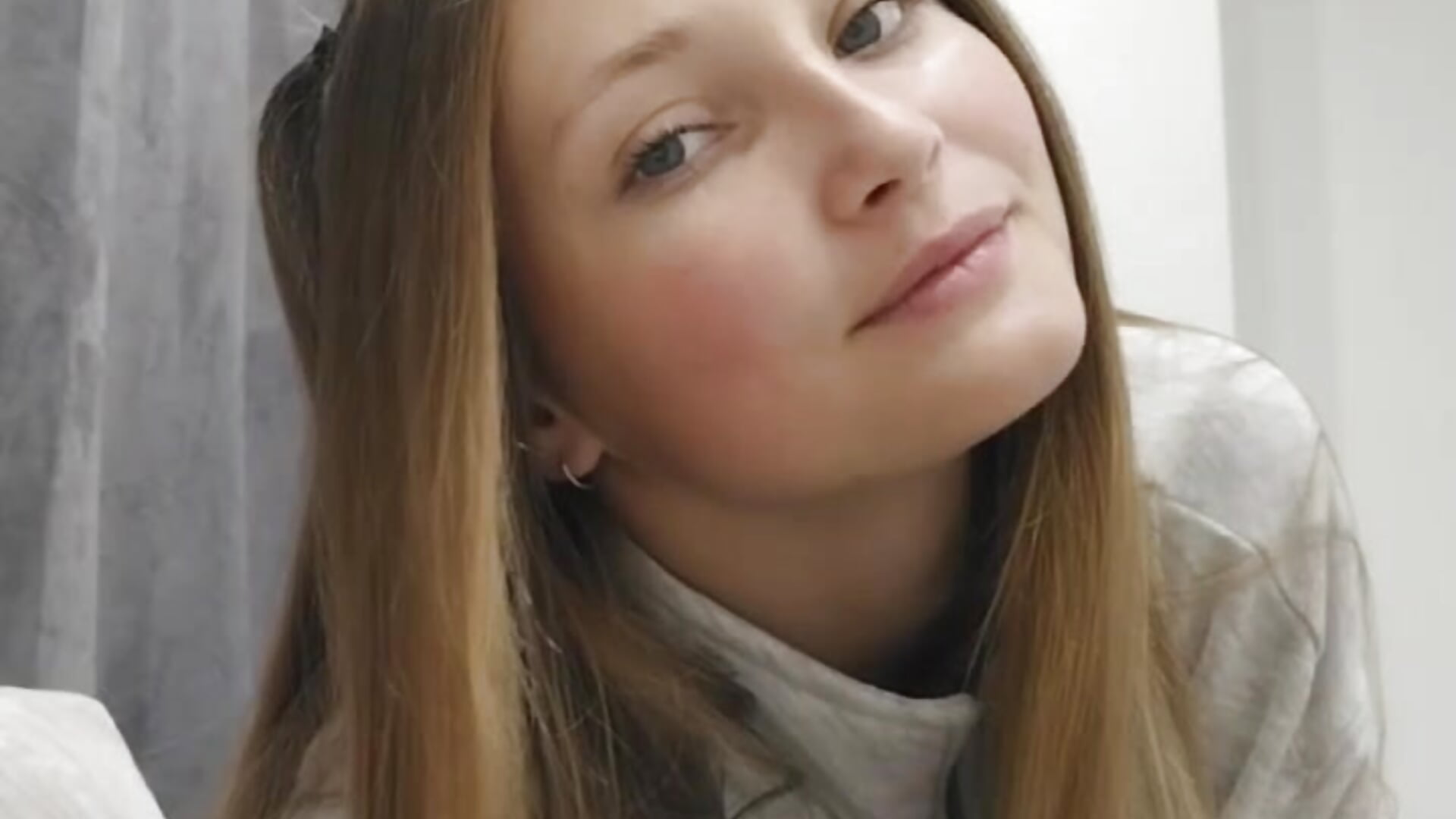 Meee - vidéo du modèle de showcams MonaEldon