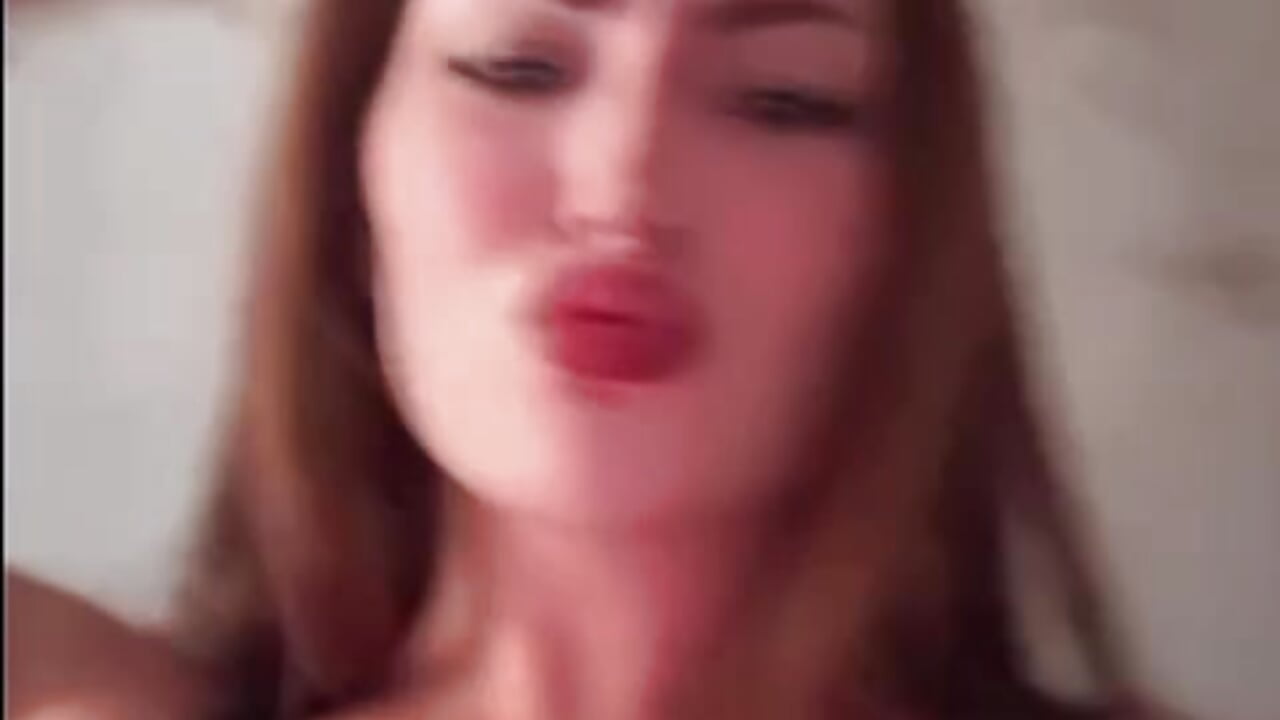 BOOOOOOOOM! - clip cu EleneHaymore model videochat