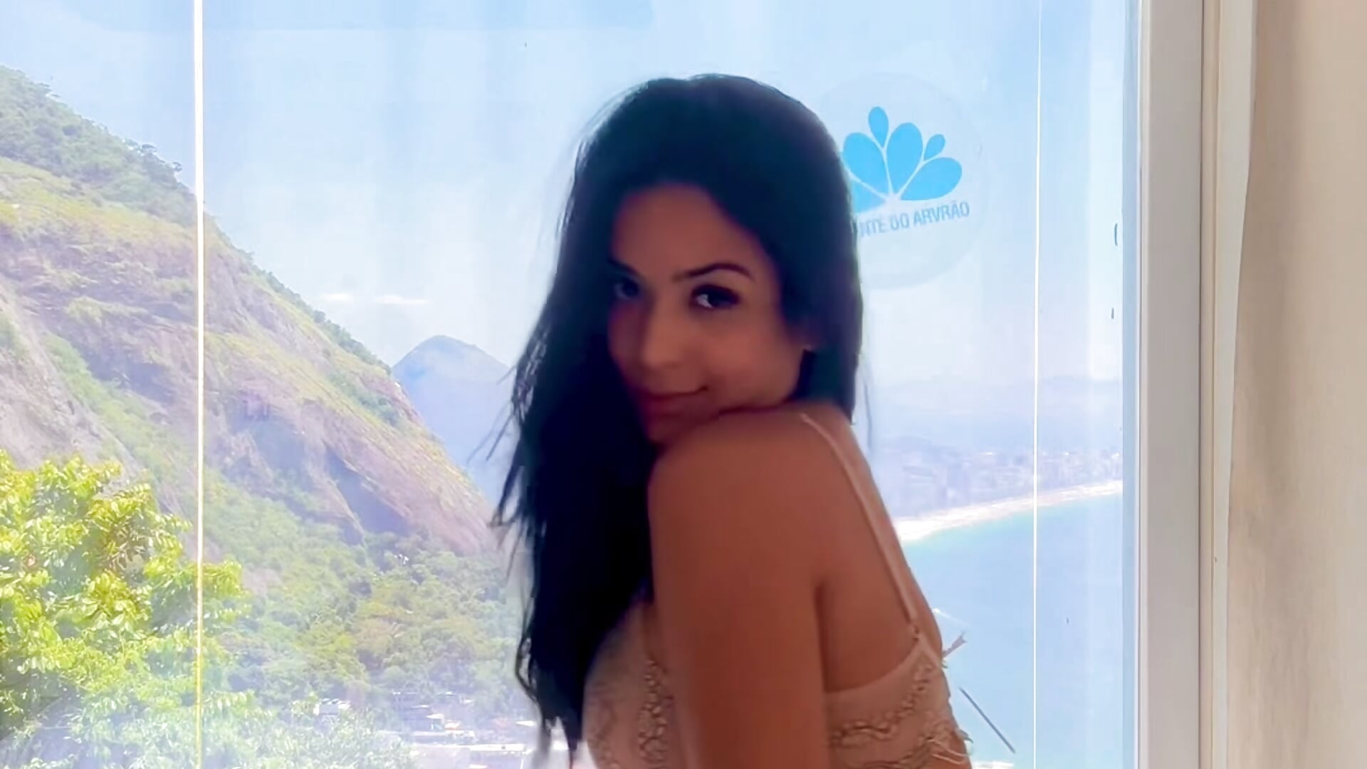 70DE32FC-3C2E-4E7C-8F43-9584A791174F - video by x-Maya-x cam model