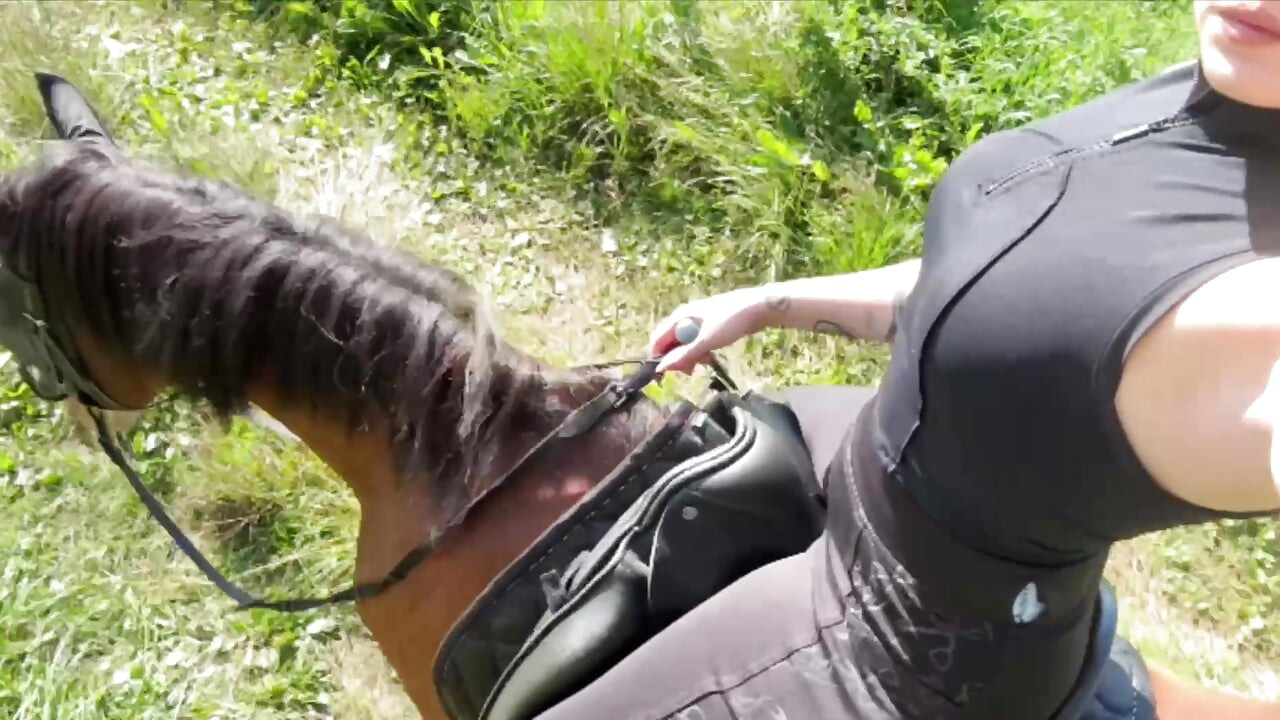 I’d make a good cowgirl, wouldn't I? - ক্যাম মডেল royce_ghost1-এর ভিডিও