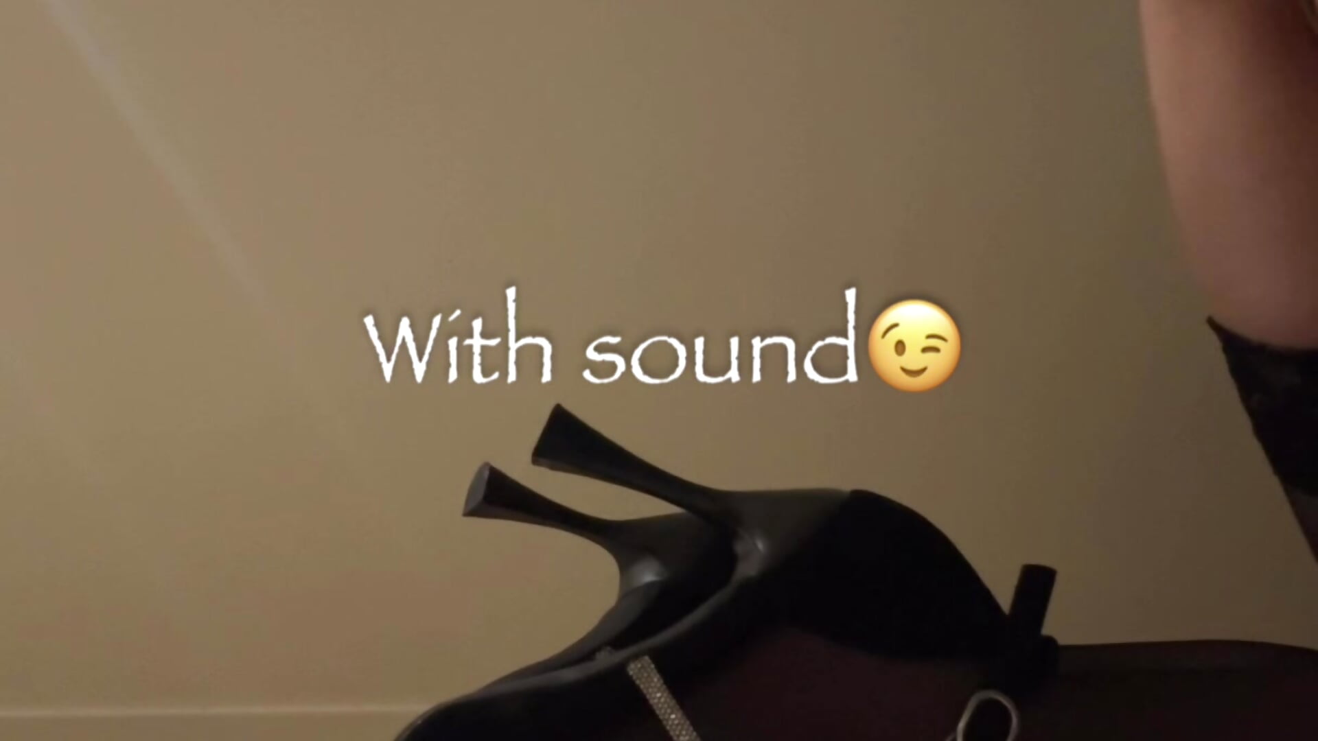 TURN ON THE SOUND - royce_ghost1 캠 모델의 동영상
