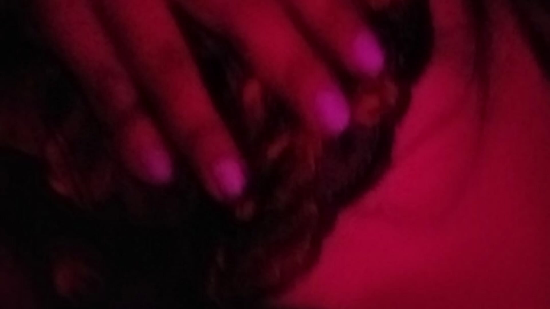 Sexy in red – видео вебкам-модели milu-cardenas