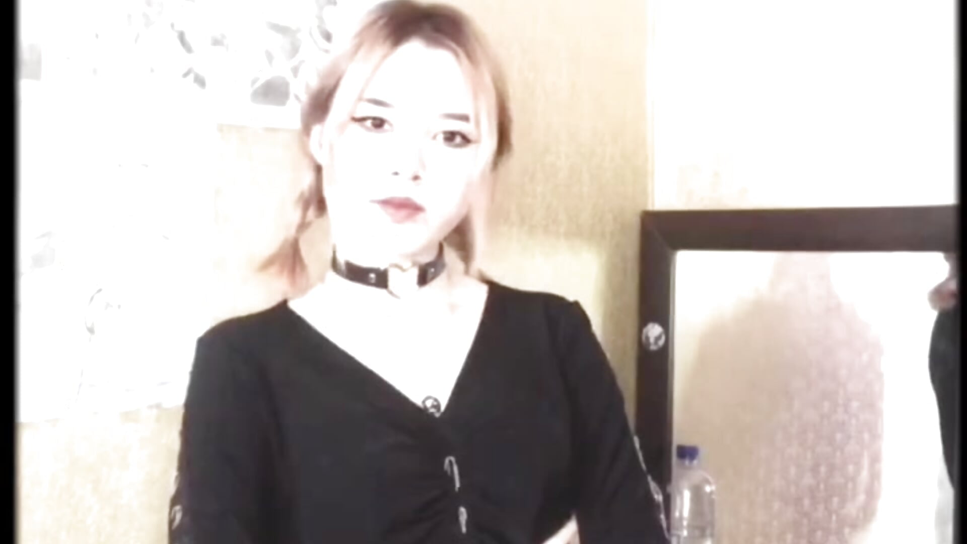 <3