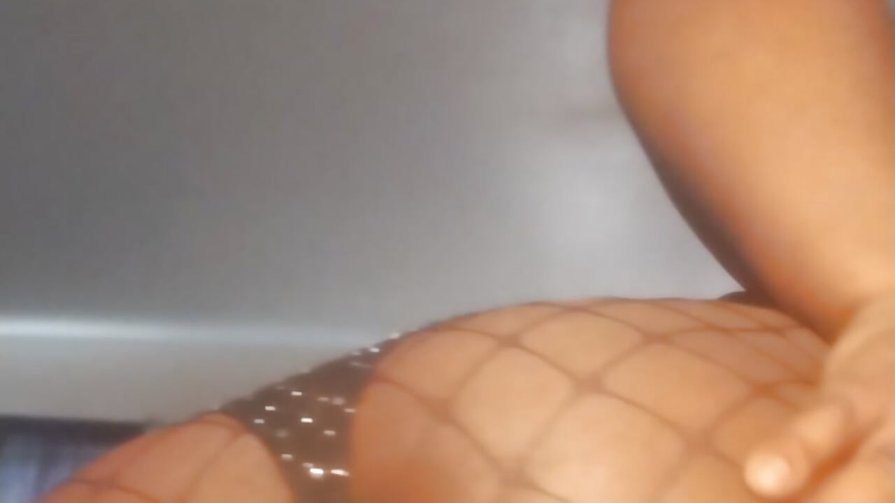Relaxing 😌 - video by thickasscindy cam model
