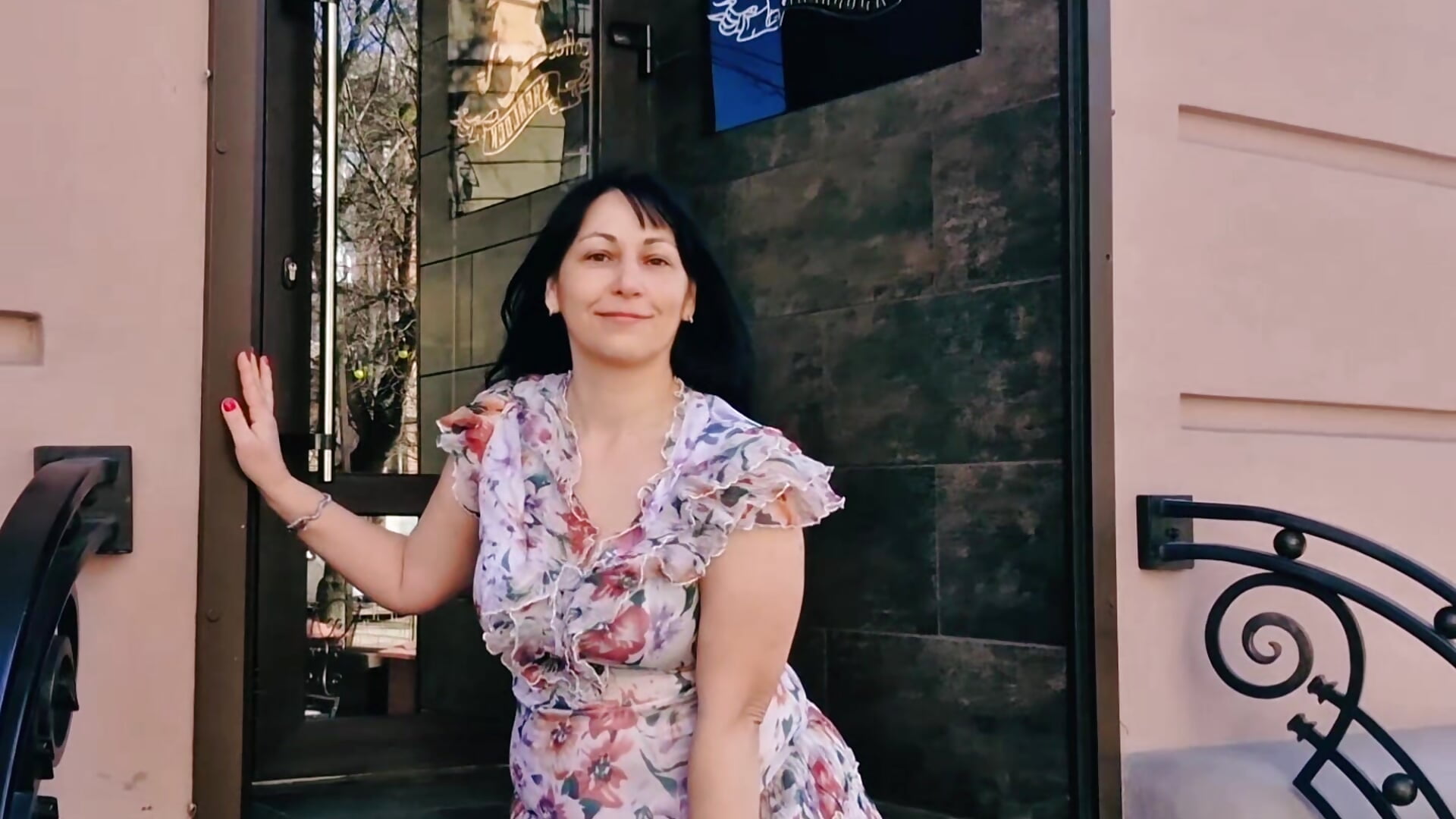 a soaring beauty like spring - วิดีโอโดย LiluGrants โมเดลแคม