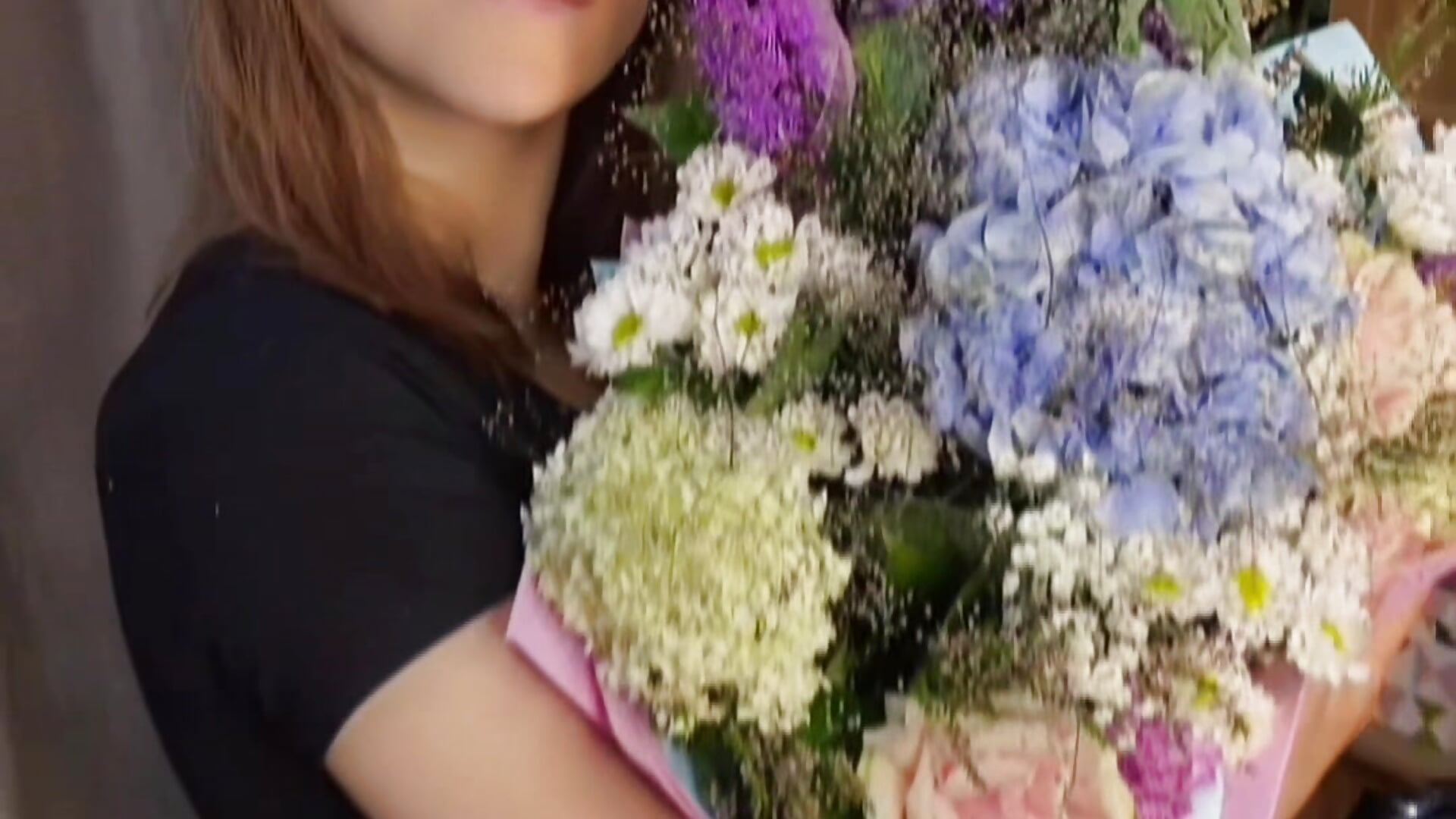 A gift from a member 💗🌷 - video by Moon13152 cam model