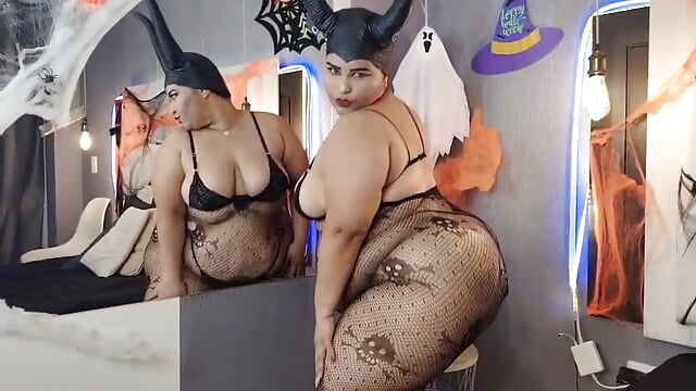 Happy Halloween 💋🎃 - video di Clarigil modella di cam