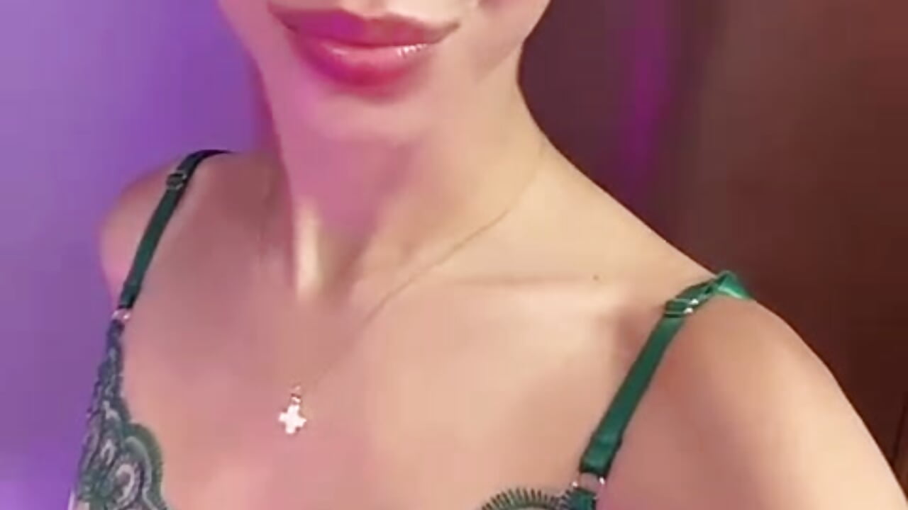 💦TELL ME WHAT YOU WANT... I MIGTH GIVE IT TO YOU👀🫦 - Beautifulskinny18 캠 모델의 동영상