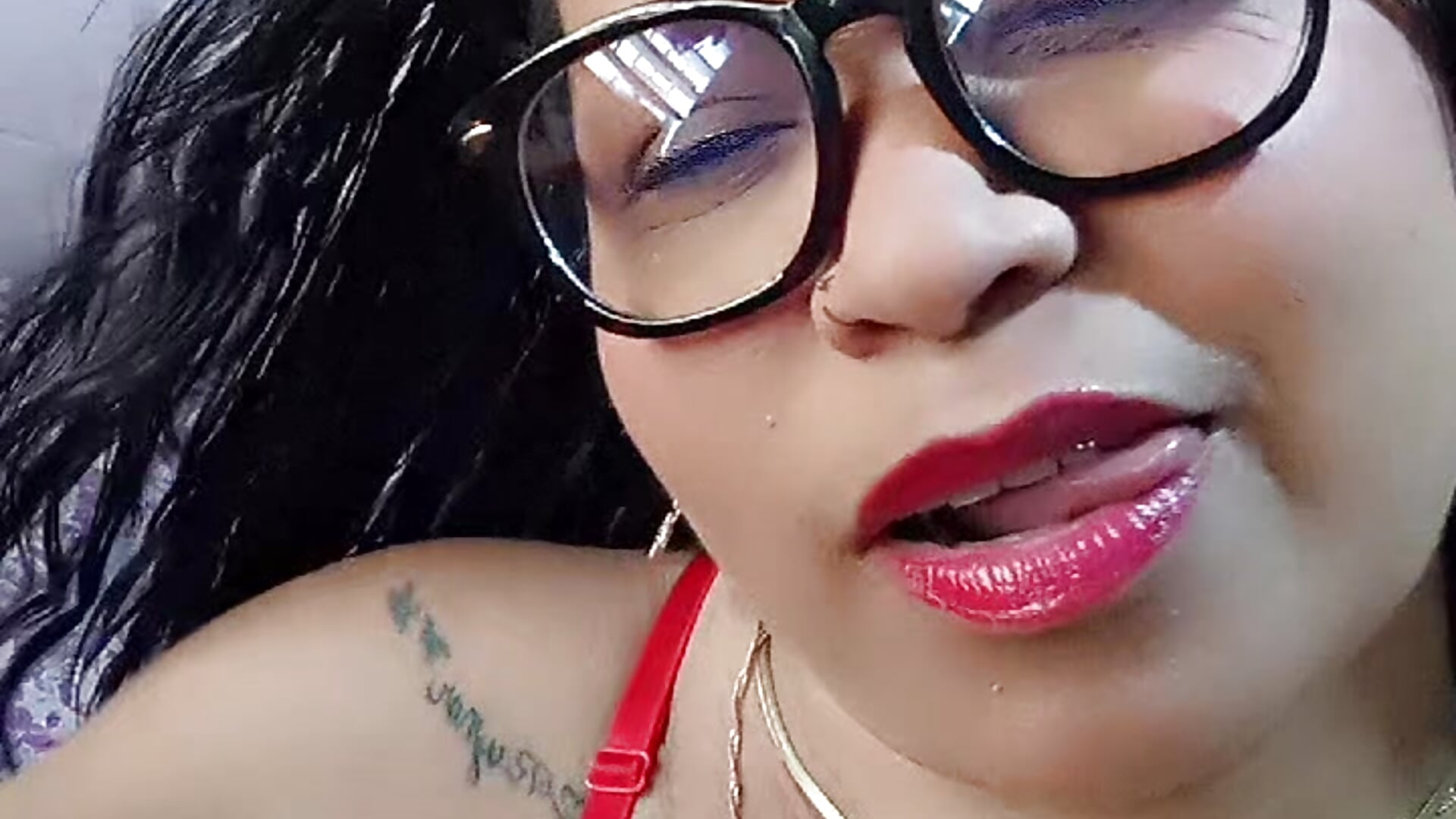 You like red 😋 - video by Marina_84 cam model