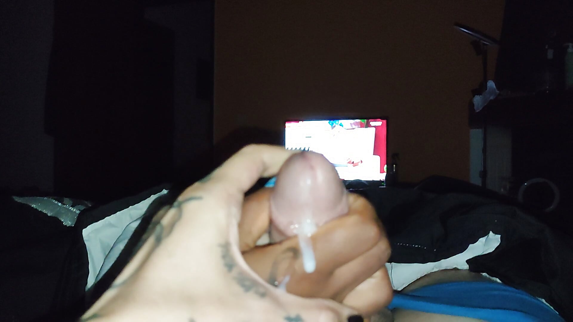 Cum shot by two hands