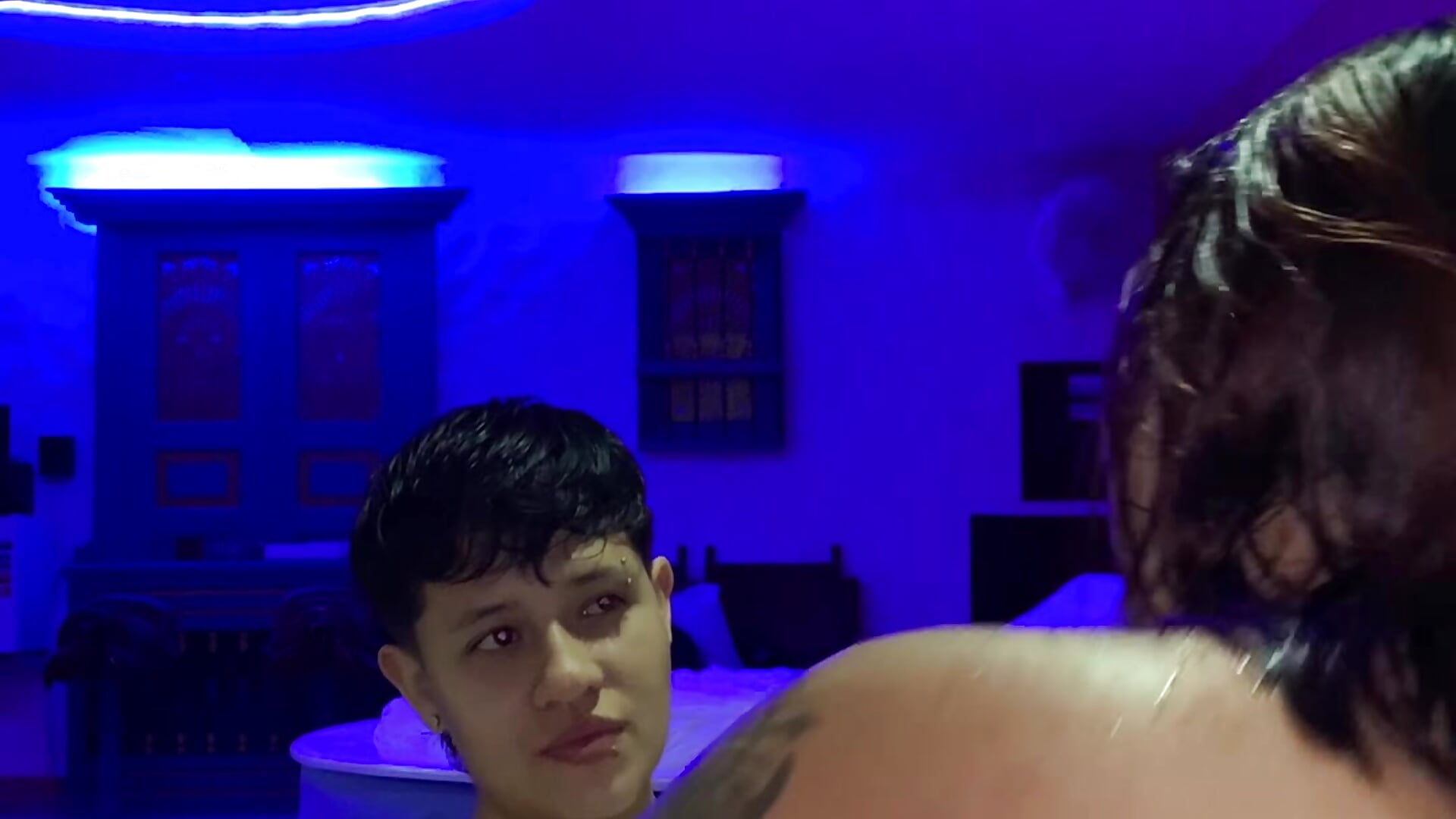 🙂‍↔️❄️ - video by violet_casper_ cam model