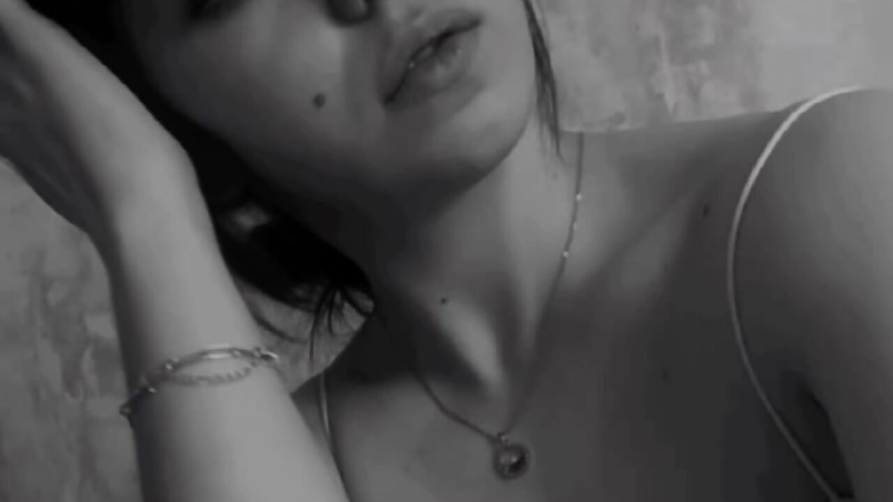 * - video oleh MollyMeltorr kamera model