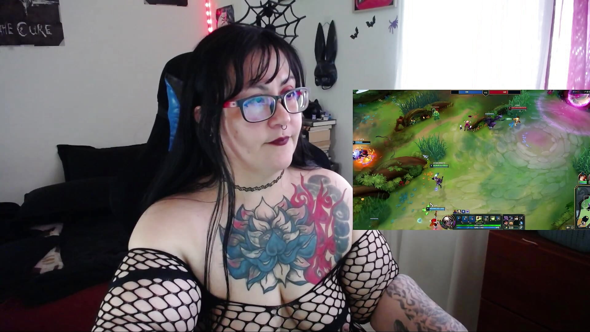 Playleagueoflegends 🖤🕷 - video by Moon_Cake333 cam model