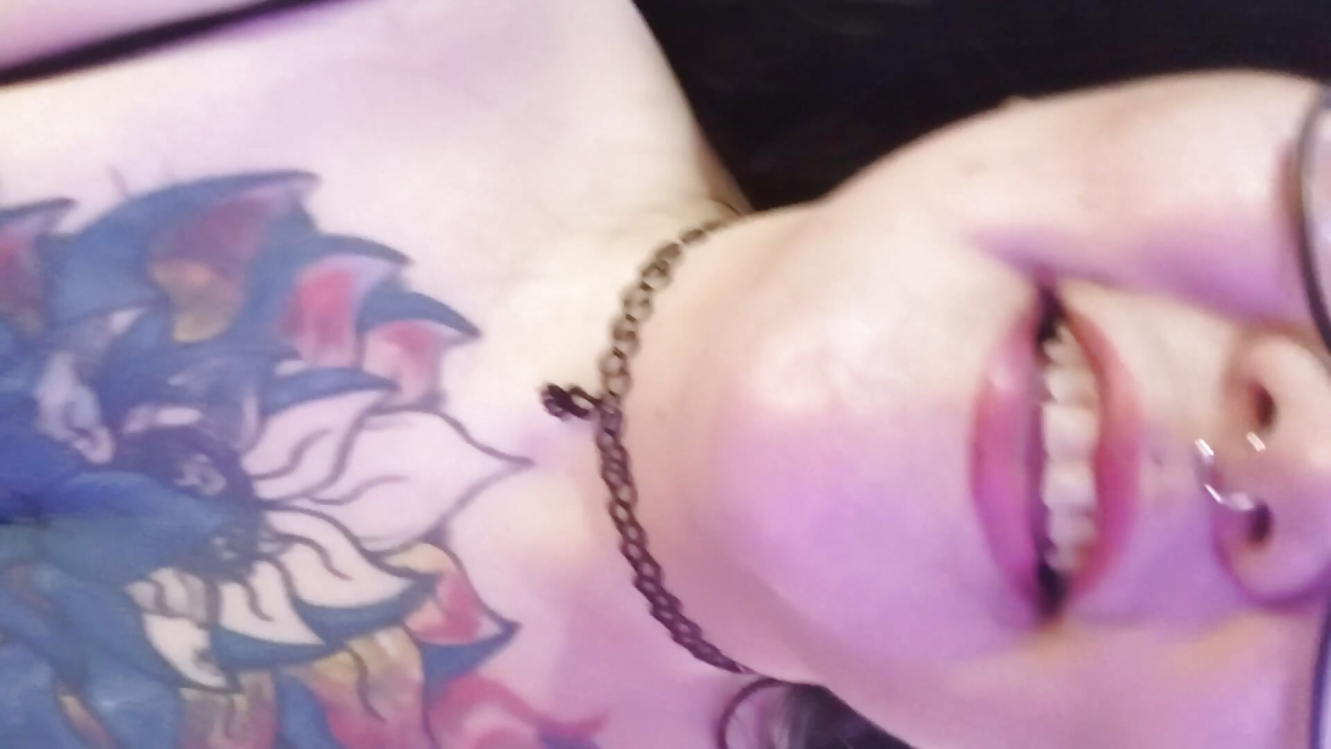 sexy 4you - video by Moon_Cake333 cam model