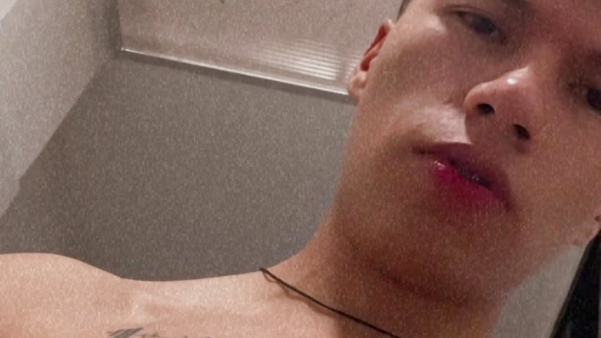 Do you want to see more? - vidéo du modèle de showcams Logan_smith1