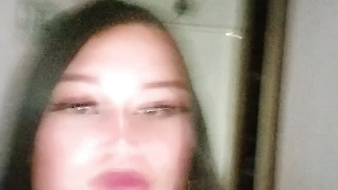 its me - video by Laira_scott cam model