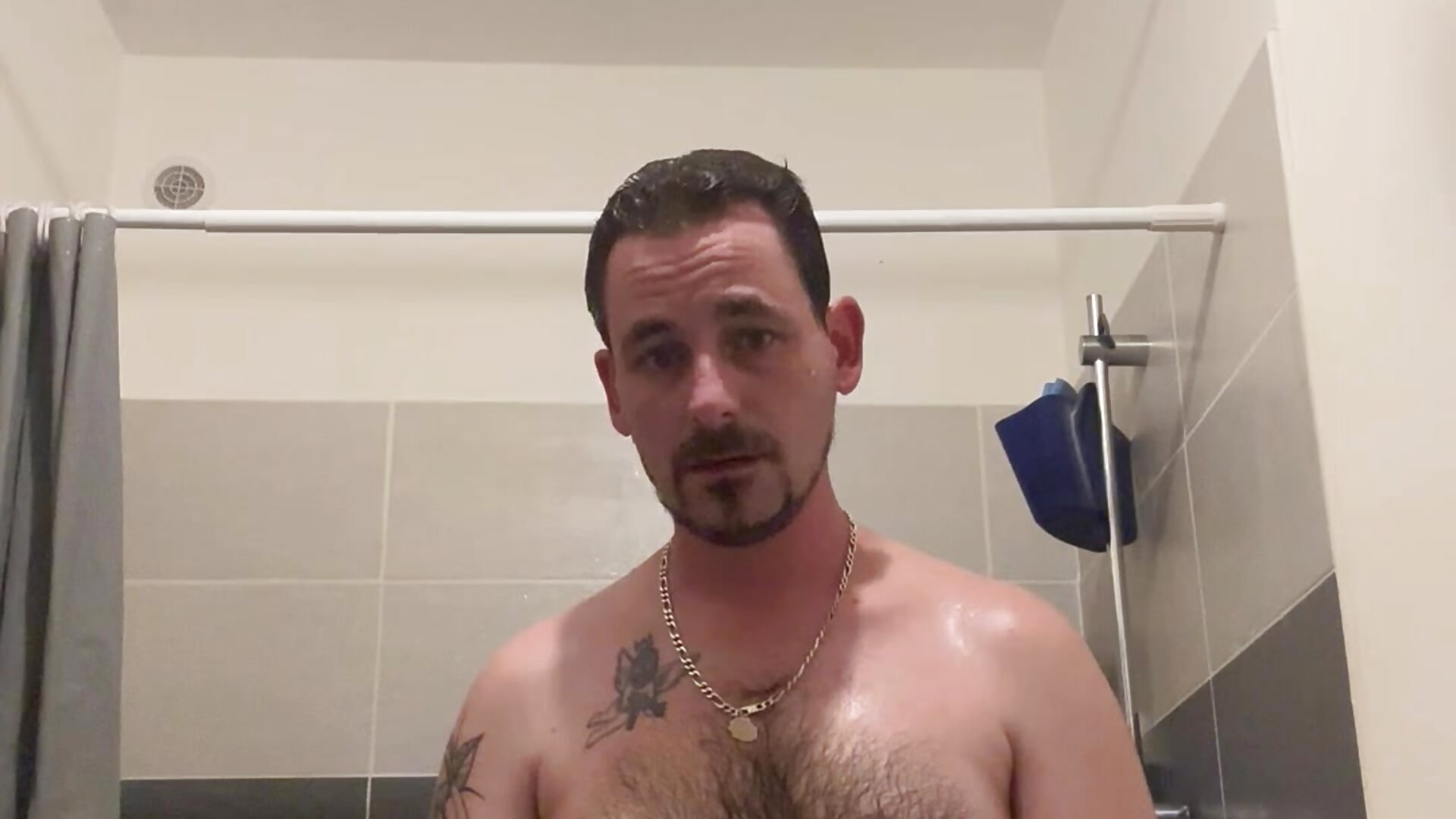 Viens prendre une douche avec moi 🚿💦😈🔞😜