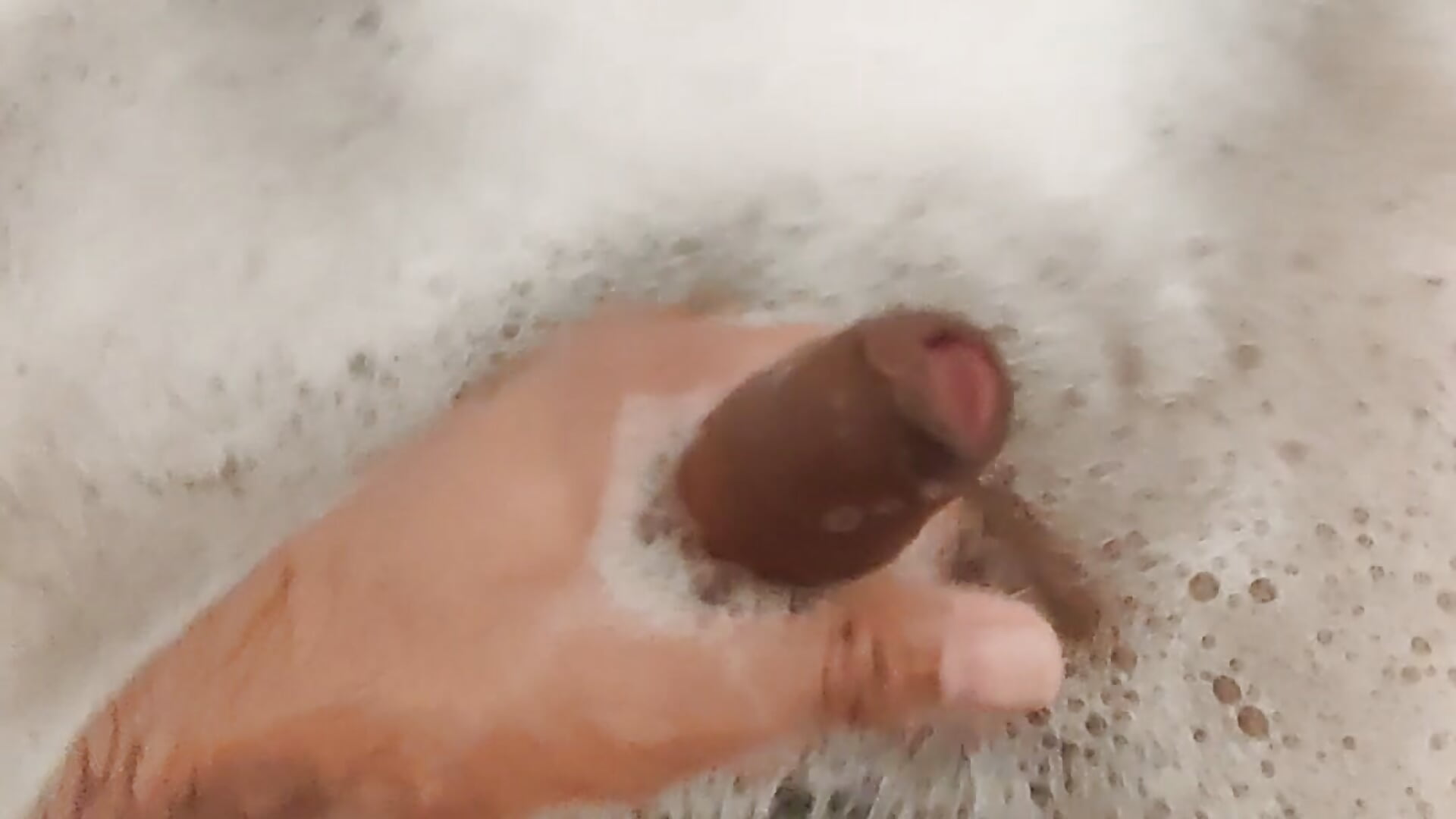 Jerking in tub — filmik dickontop_24, modela(-lki) na kamerkach