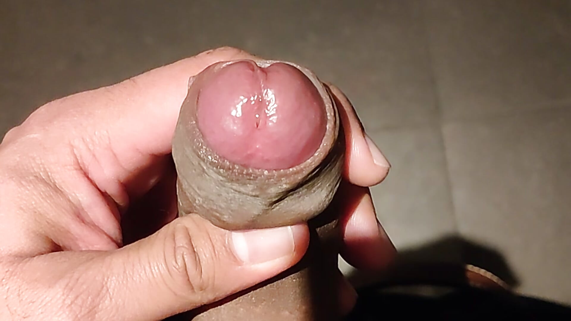 Jerking in public washroom — filmik dickontop_24, modela(-lki) na kamerkach