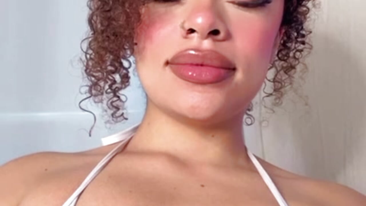 TROPICAL - video by Alyssa_Houston cam model