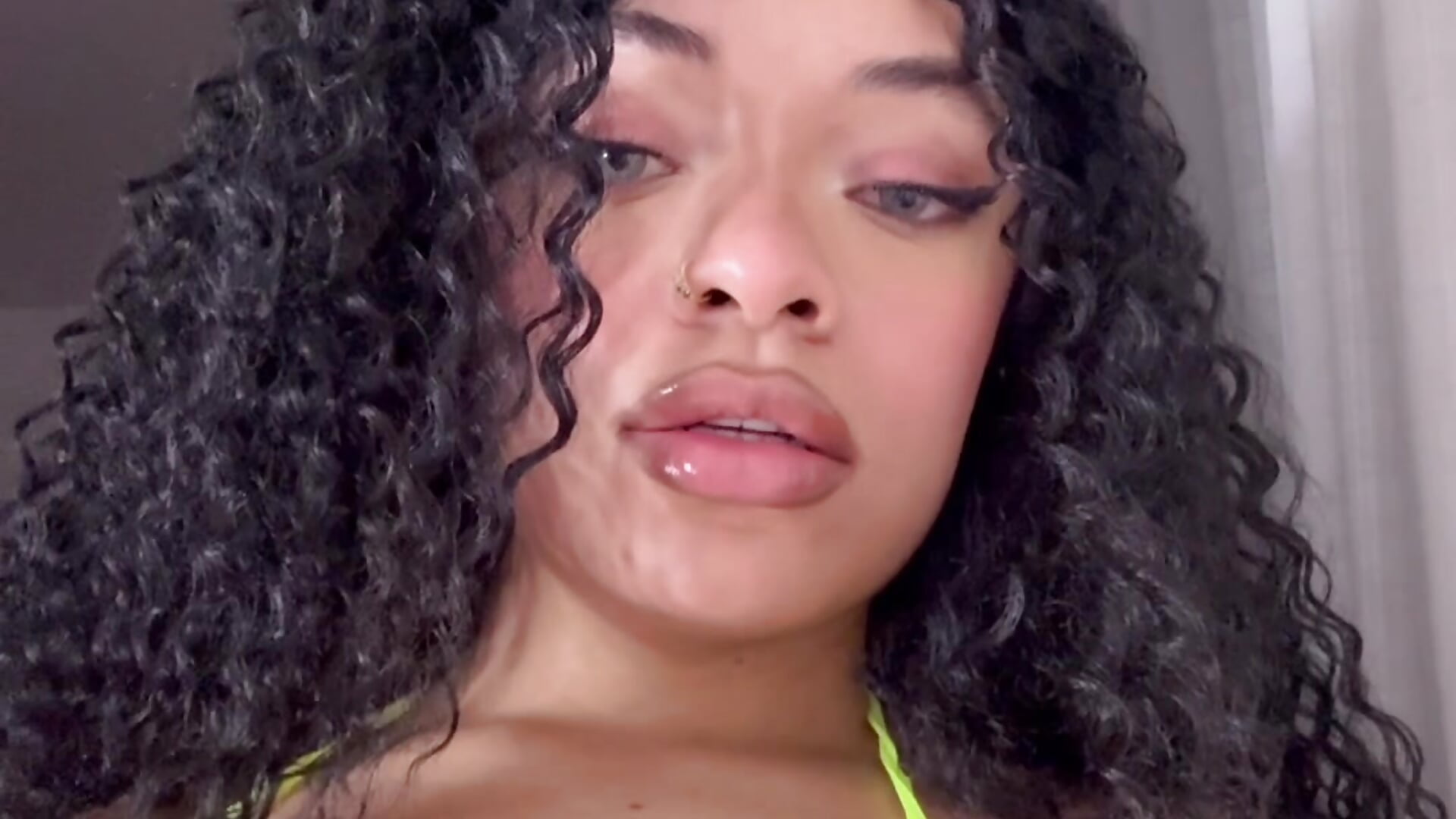 🍒 - video by Alyssa_Houston cam model