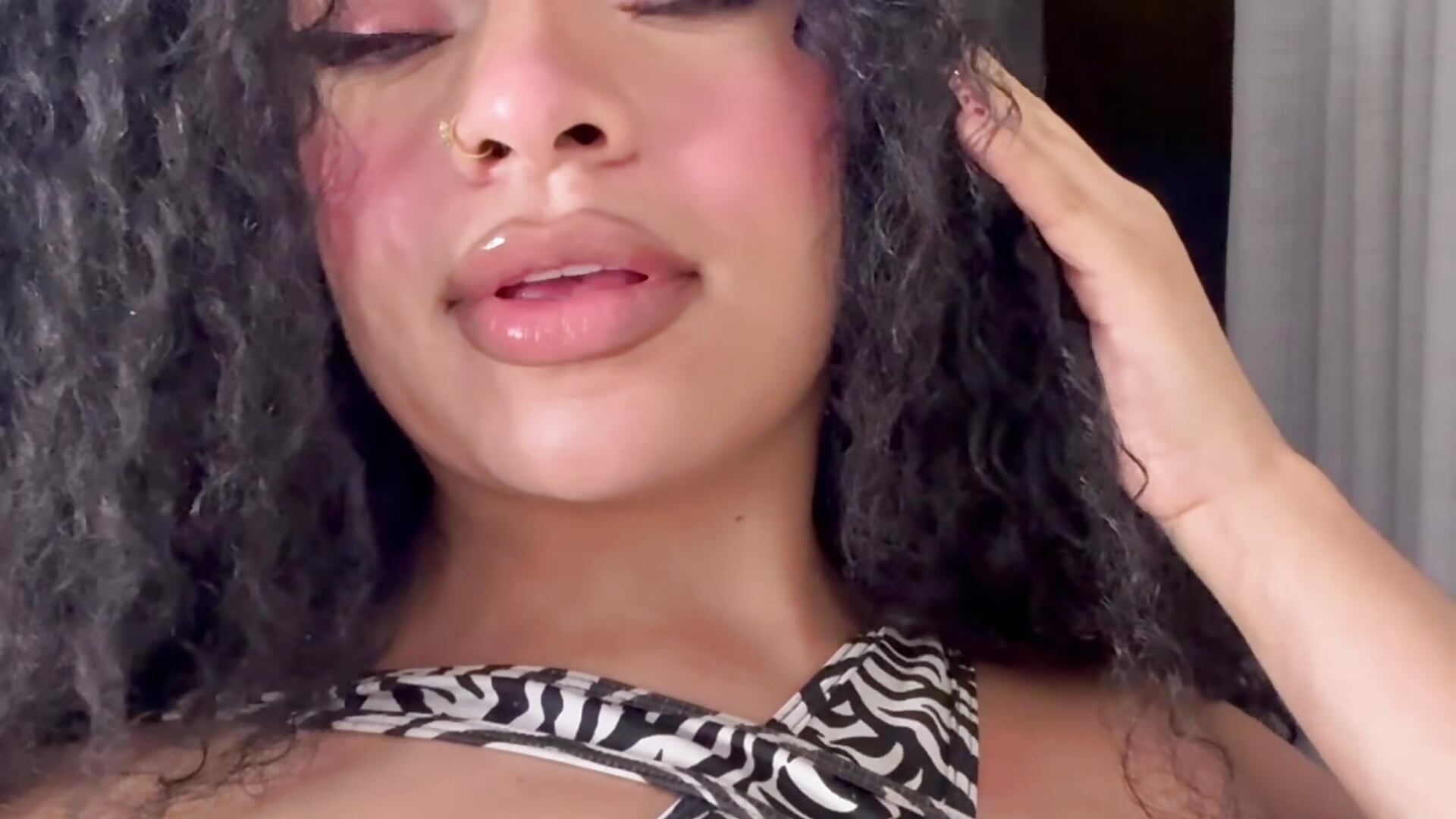 I just wanna be your favorite girl🫦 - video by Alyssa_Houston cam model