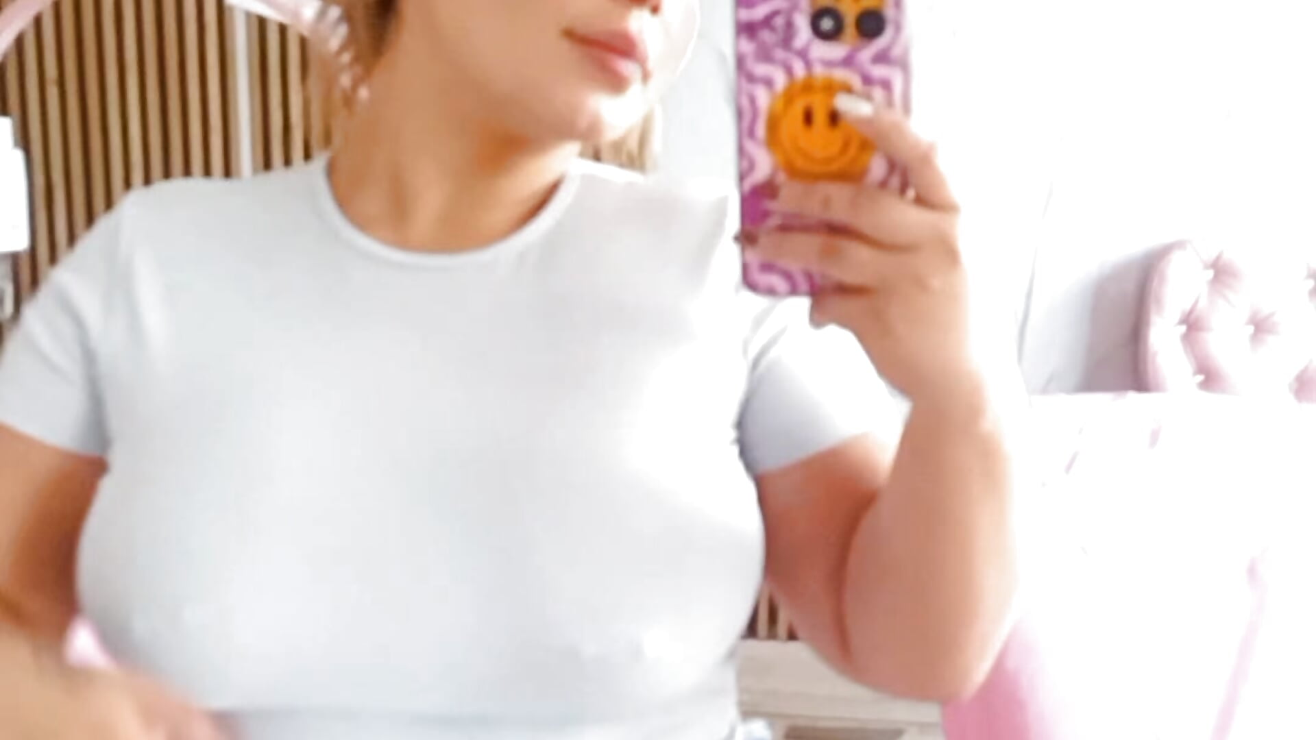 During my eyelash touch-up 😁 - video by LaurenWelly_ cam model