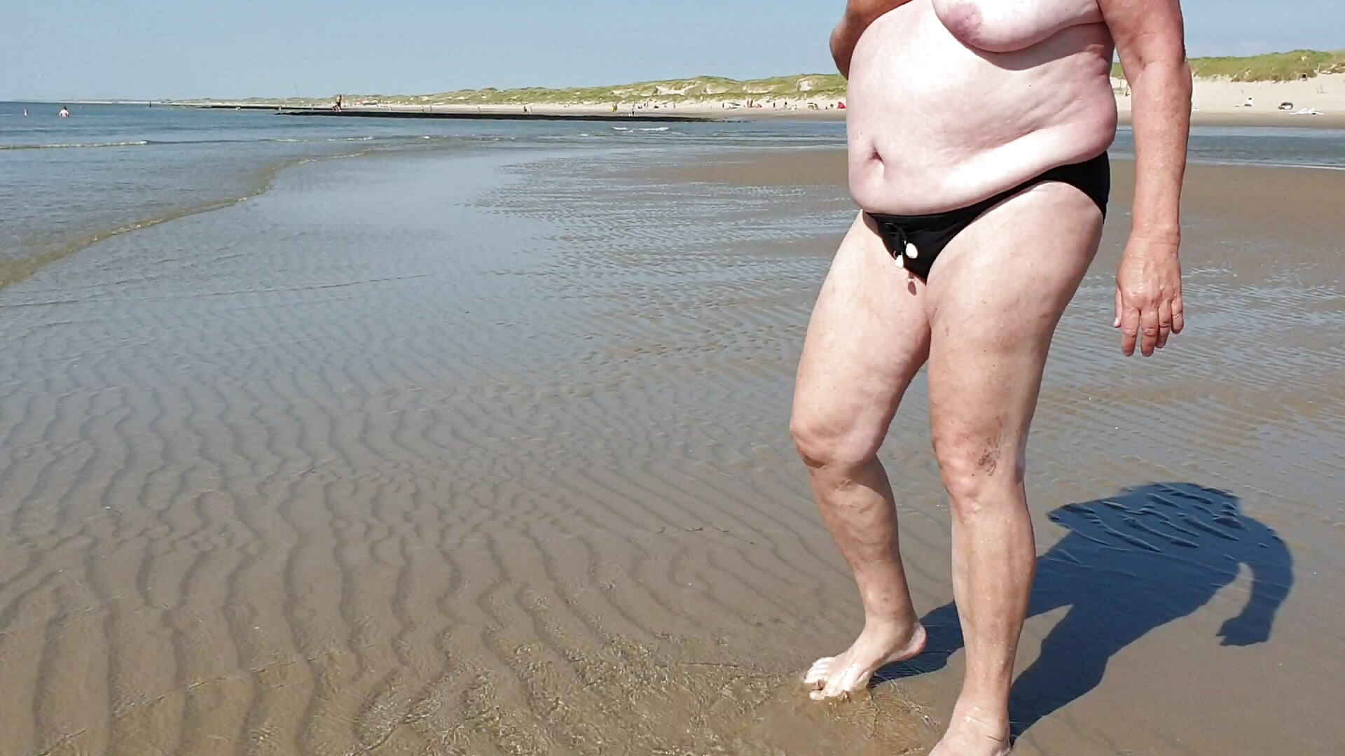 Spielen am Strand - video by _sunshine__ cam model