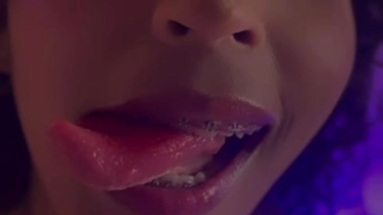 Cum in my tongue 😏