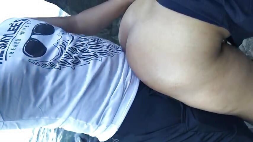 On beach 2 - clip cu punecouple6 model videochat