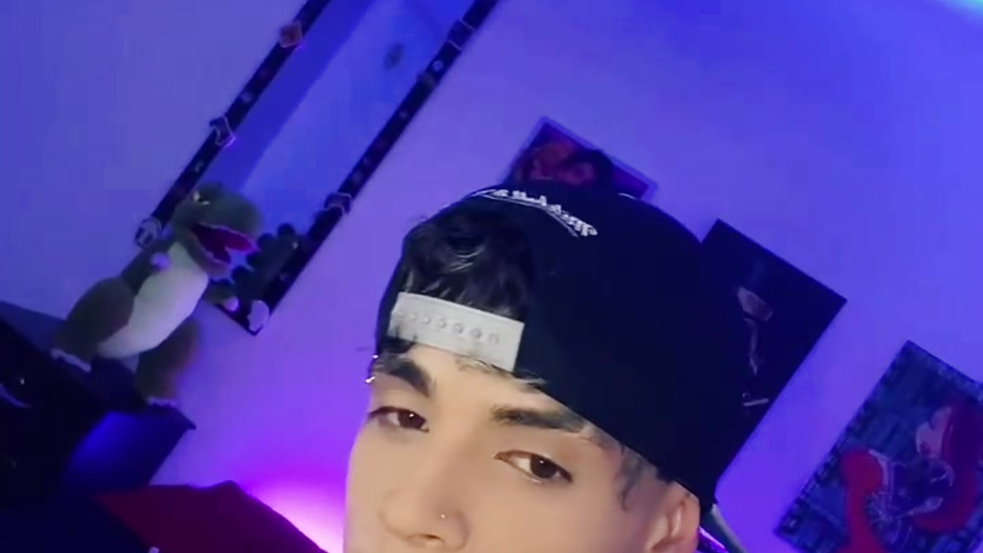 ey buu - video di alex_rockstar modella di cam